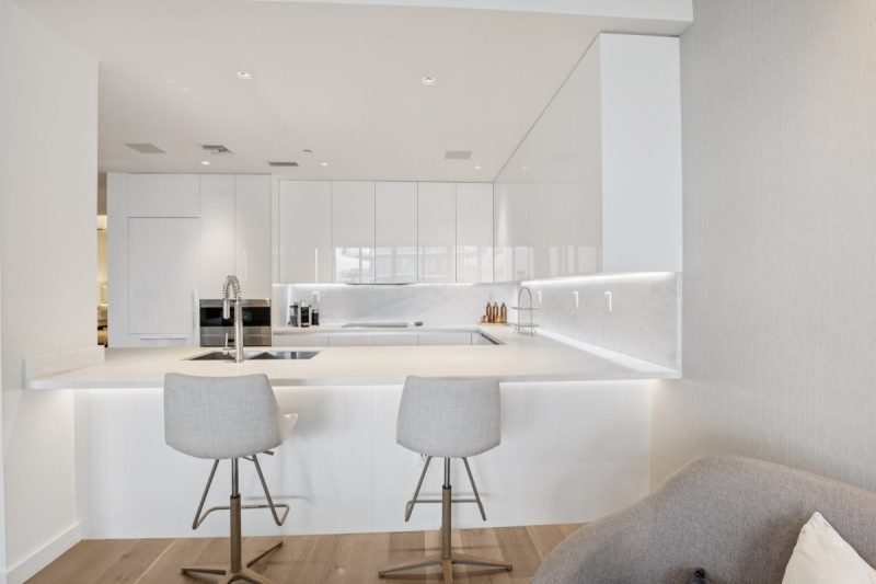 12-web-or-mls-S-Pointe-Dr-S3007-012