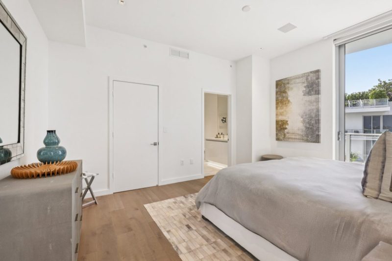 13-web-or-mls-S-Pointe-Dr-S3007-013